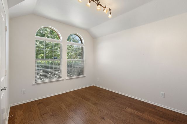 104 Holly Street, Waxahachie, TX 75165