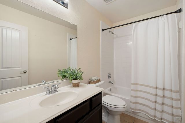 104 Holly Street, Waxahachie, TX 75165