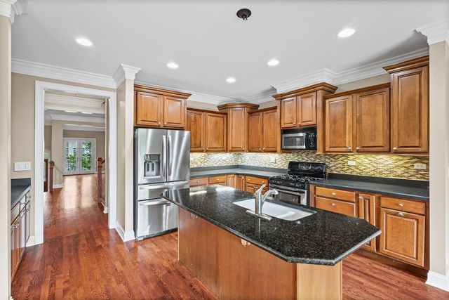 519 Brownstone Drive, St. Charles, IL 60174