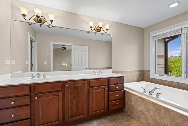 519 Brownstone Drive, St. Charles, IL 60174