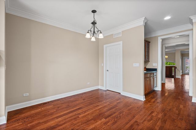 519 Brownstone Drive, St. Charles, IL 60174