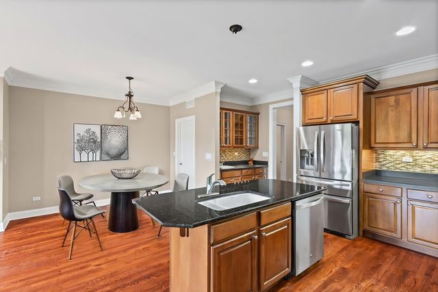 519 Brownstone Drive, St. Charles, IL 60174