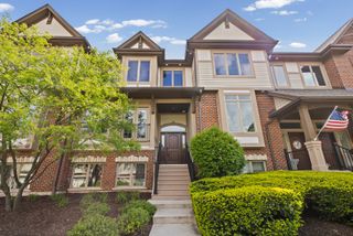 519 Brownstone Drive, St. Charles, IL 60174