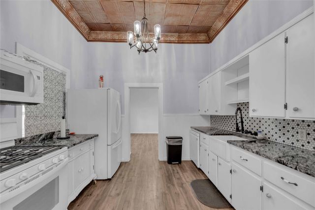 611 S Franklin Street, La Grange, TX 78945