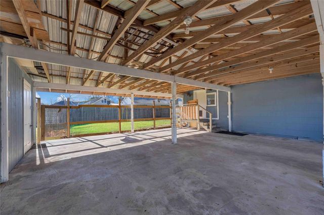 611 S Franklin Street, La Grange, TX 78945