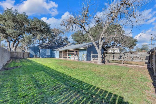 611 S Franklin Street, La Grange, TX 78945