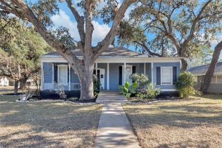 611 S Franklin Street, La Grange, TX 78945