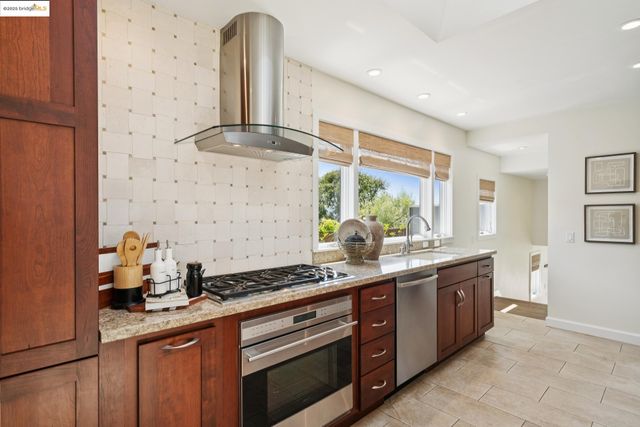338 Berkeley Park Blvd, Kensington, CA 94707