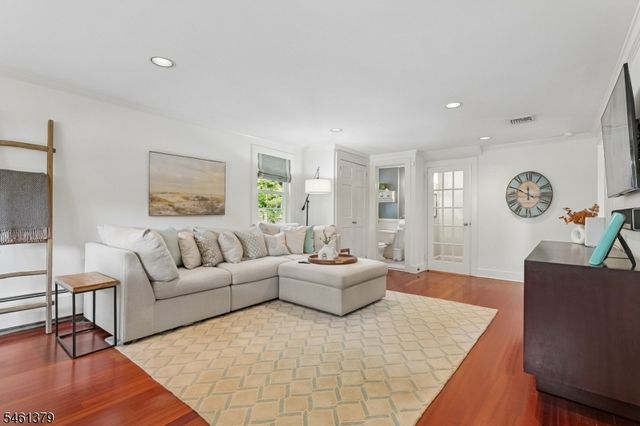 46 Claremont Dr, Maplewood Twp., NJ 07040