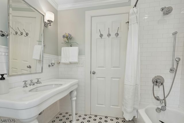 46 Claremont Dr, Maplewood Twp., NJ 07040