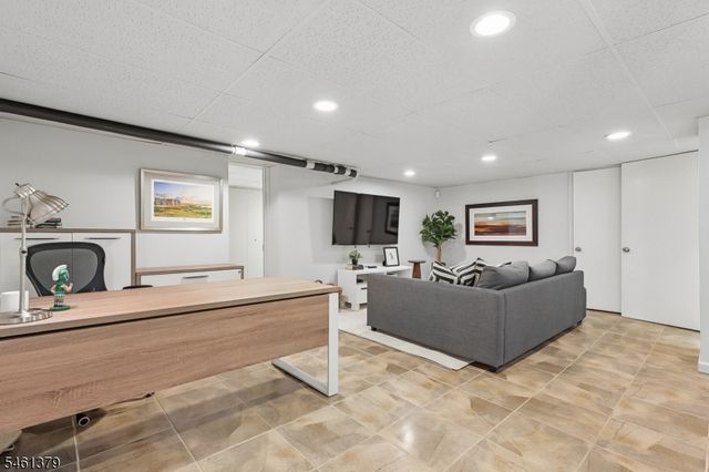 46 Claremont Dr, Maplewood Twp., NJ 07040