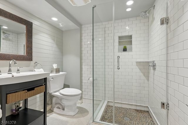 46 Claremont Dr, Maplewood Twp., NJ 07040