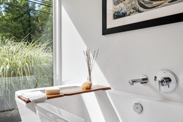 269 Sudbury Rd, Concord, MA 01742