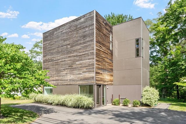 269 Sudbury Rd, Concord, MA 01742