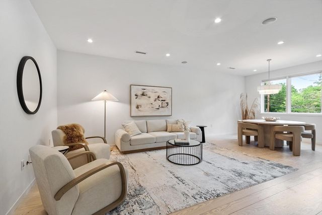 269 Sudbury Rd, Concord, MA 01742