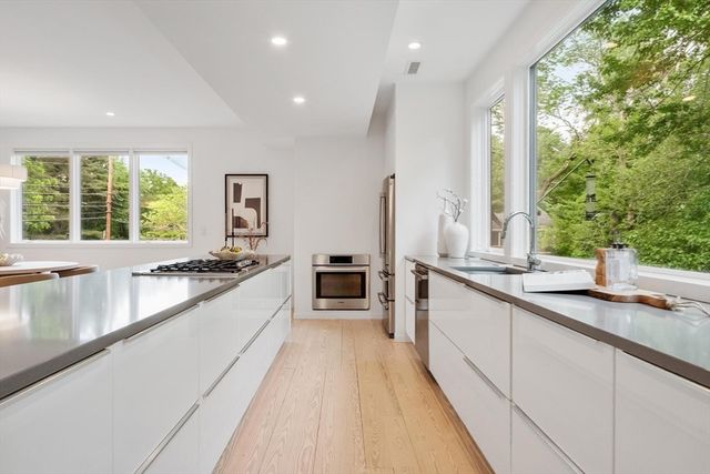 269 Sudbury Rd, Concord, MA 01742
