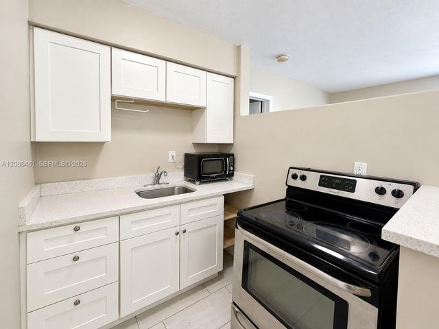 3639 SW 13th Court 1, Fort Lauderdale, FL 33312