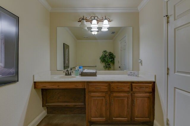 580 N Hampton Road, Desoto, TX 75115