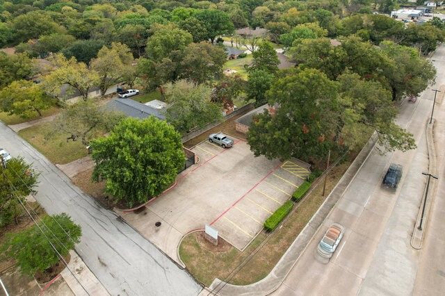 580 N Hampton Road, Desoto, TX 75115