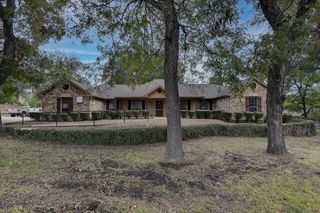 580 N Hampton Road, Desoto, TX 75115