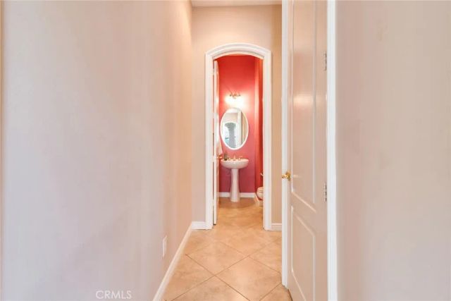 9328 Holly, Corona, CA 92883