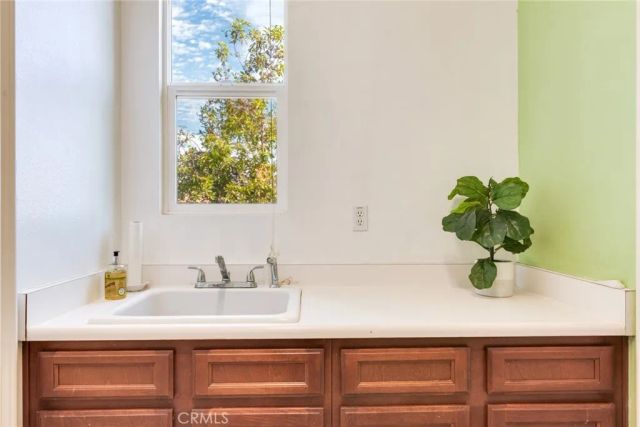 9328 Holly, Corona, CA 92883