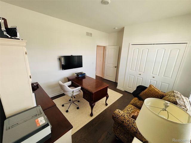 8215 Carston Lane, Brighton, MI 48116