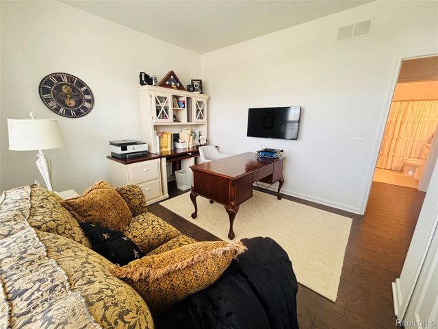 8215 Carston Lane, Brighton, MI 48116