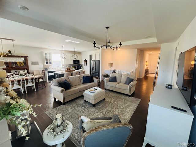 8215 Carston Lane, Brighton, MI 48116