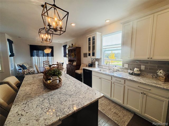 8215 Carston Lane, Brighton, MI 48116