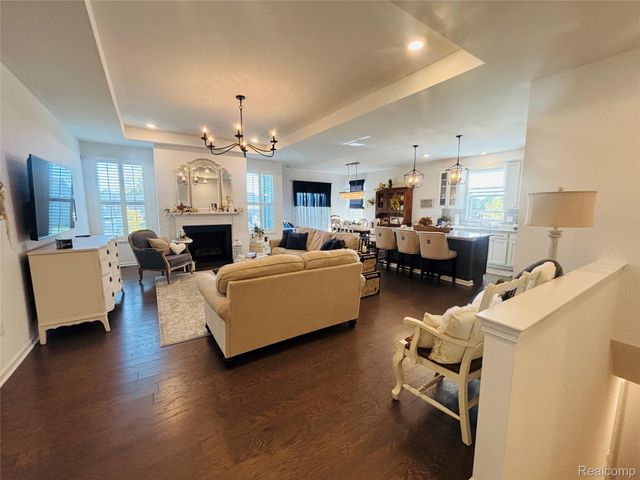 8215 Carston Lane, Brighton, MI 48116