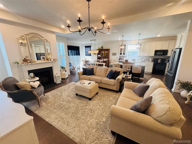 8215 Carston Lane, Brighton, MI 48116