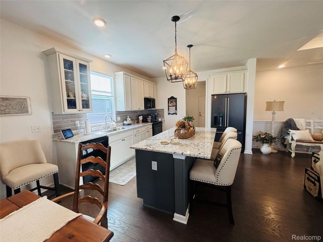 8215 Carston Lane, Brighton, MI 48116