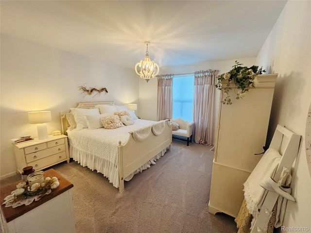 8215 Carston Lane, Brighton, MI 48116