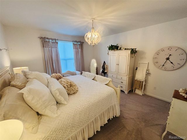 8215 Carston Lane, Brighton, MI 48116