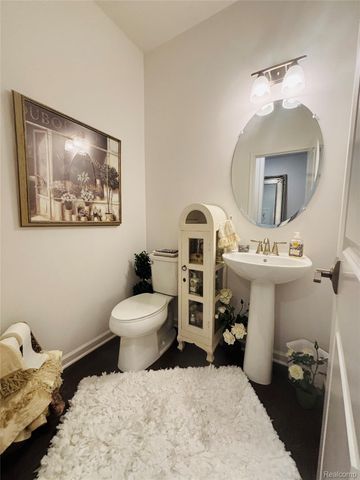 8215 Carston Lane, Brighton, MI 48116