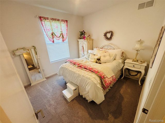 8215 Carston Lane, Brighton, MI 48116