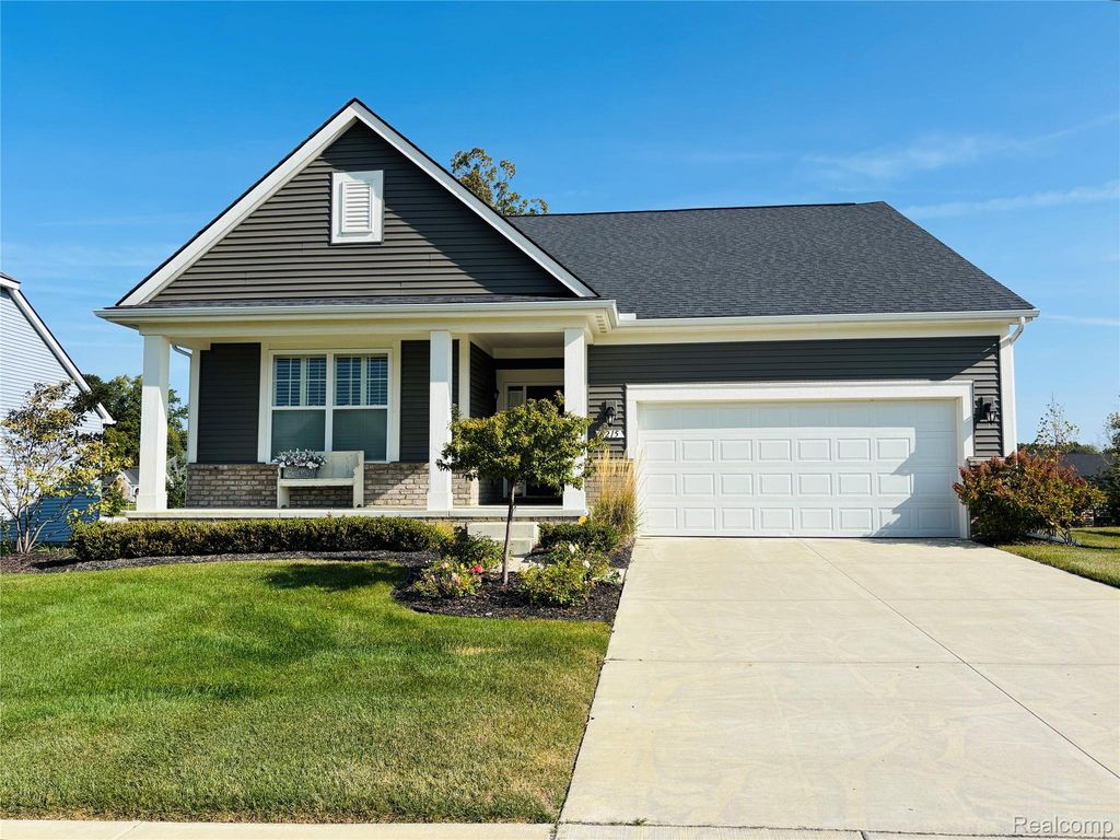 8215 Carston Lane, Brighton, MI 48116