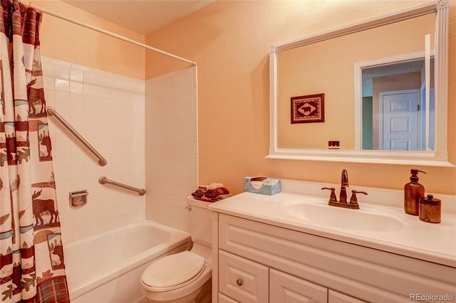 2738 S Xanadu Way, Aurora, CO 80014