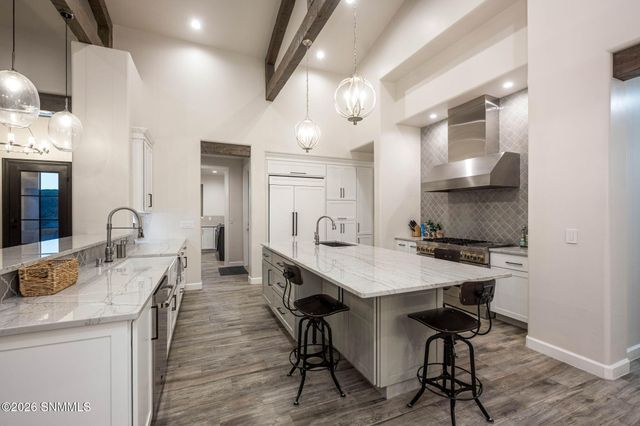 7050 Calle Estancias, Las Cruces, NM 88007