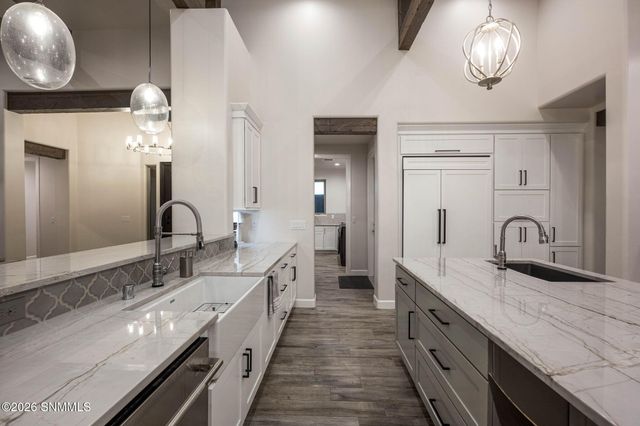 7050 Calle Estancias, Las Cruces, NM 88007