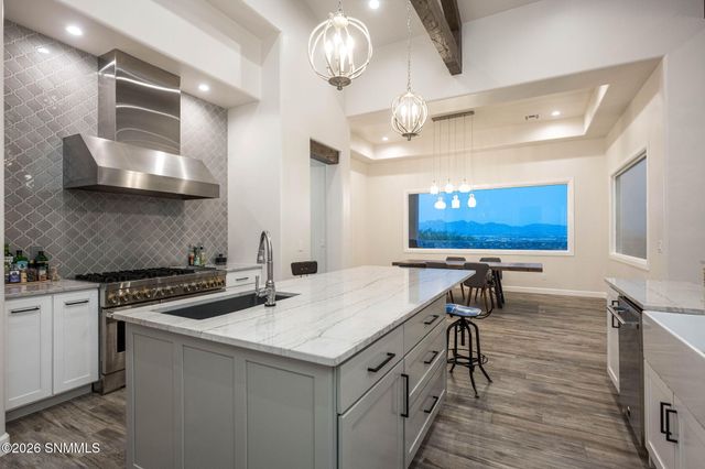 7050 Calle Estancias, Las Cruces, NM 88007