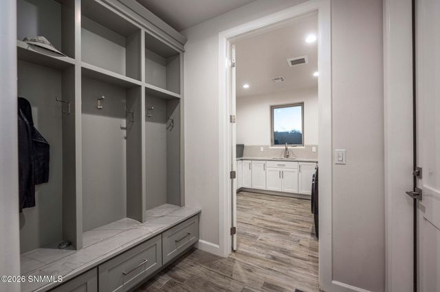 7050 Calle Estancias, Las Cruces, NM 88007