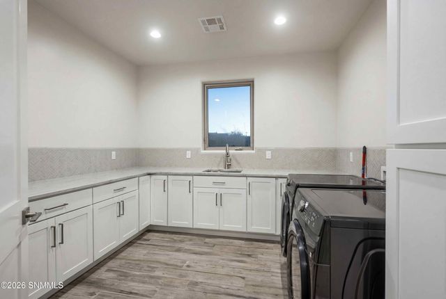 7050 Calle Estancias, Las Cruces, NM 88007