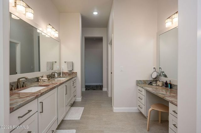 7050 Calle Estancias, Las Cruces, NM 88007
