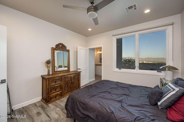 7050 Calle Estancias, Las Cruces, NM 88007