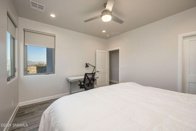 7050 Calle Estancias, Las Cruces, NM 88007