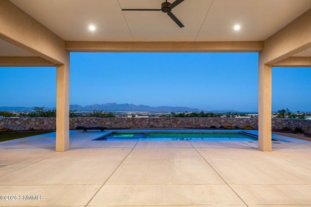 7050 Calle Estancias, Las Cruces, NM 88007