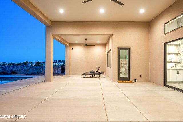 7050 Calle Estancias, Las Cruces, NM 88007