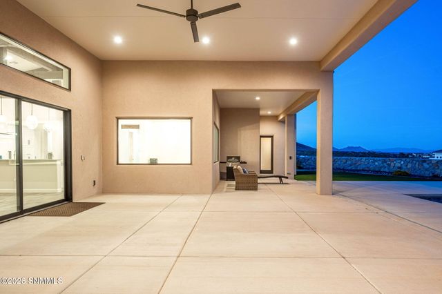 7050 Calle Estancias, Las Cruces, NM 88007